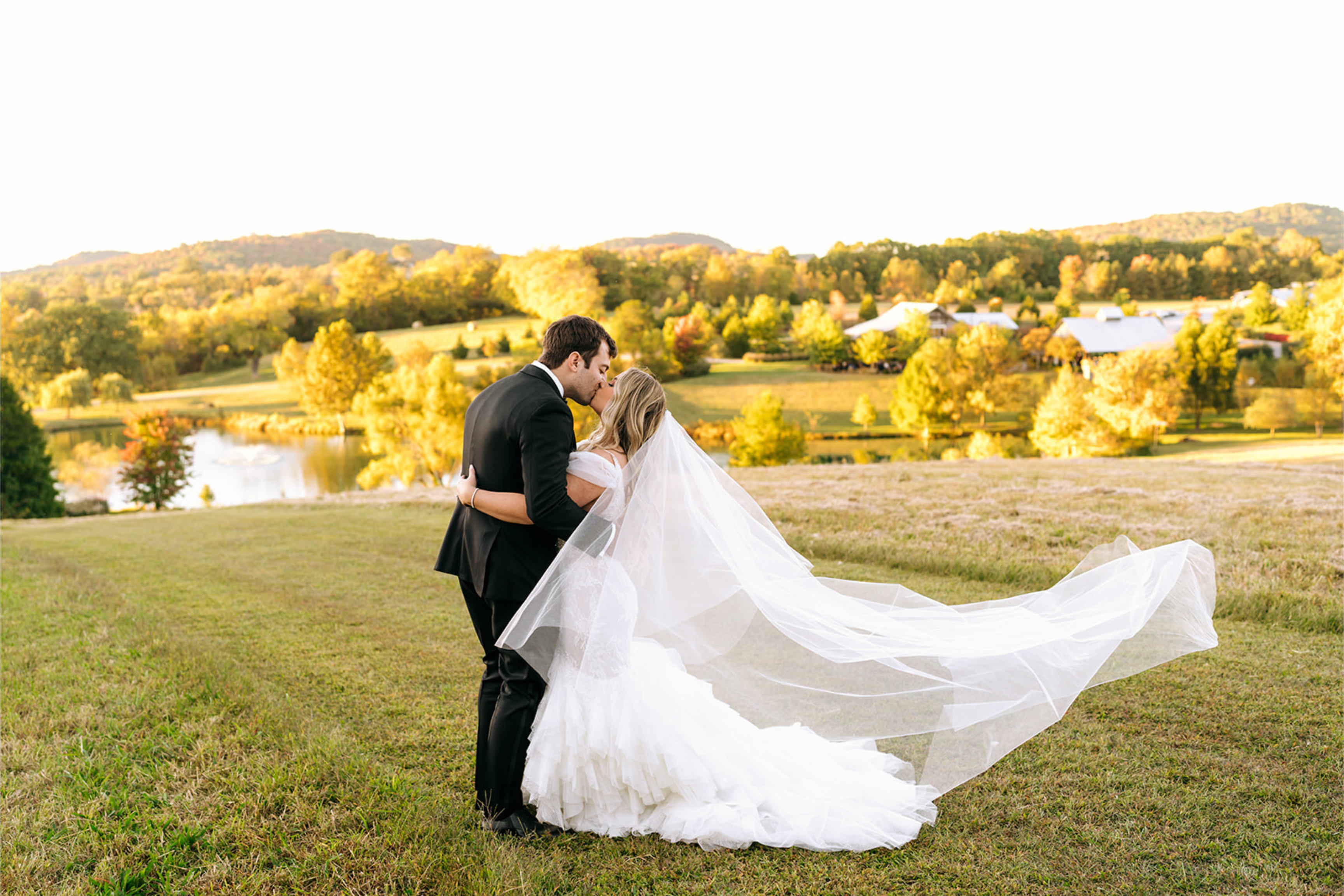 Couple kissing on Tennessee Rolling Hill