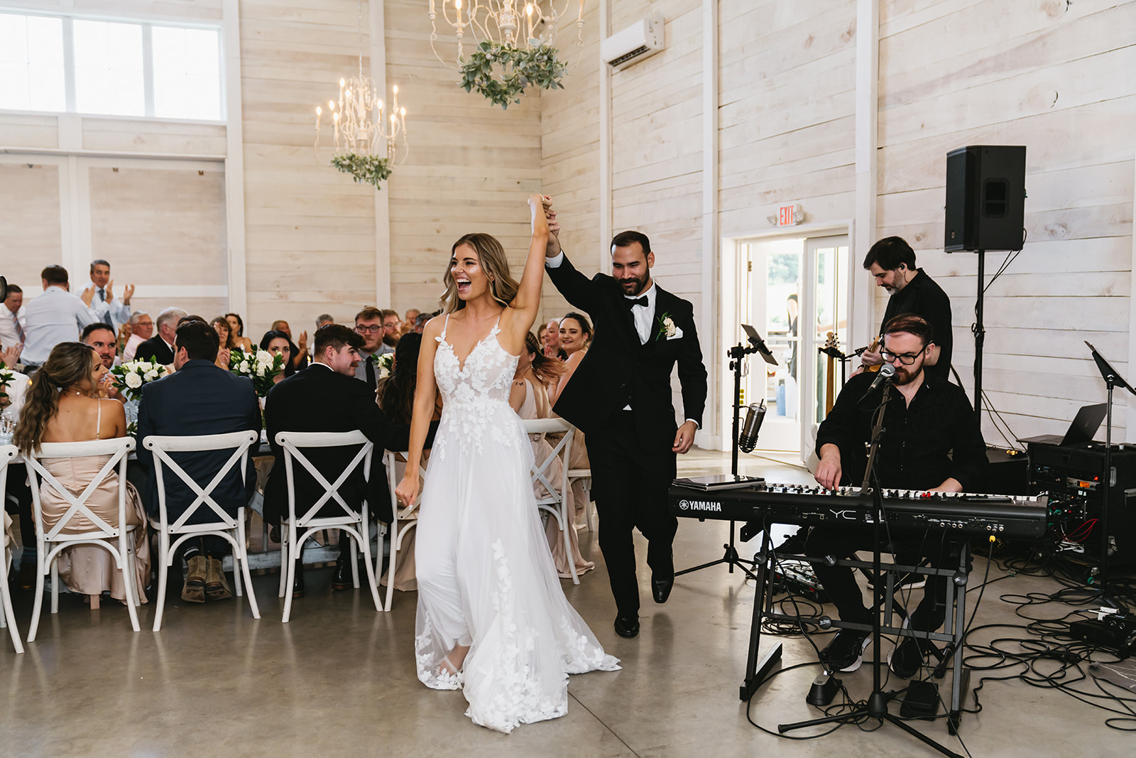 white dove barn wedding