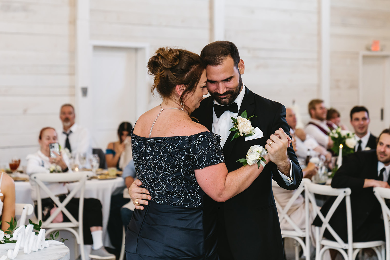 white dove barn wedding