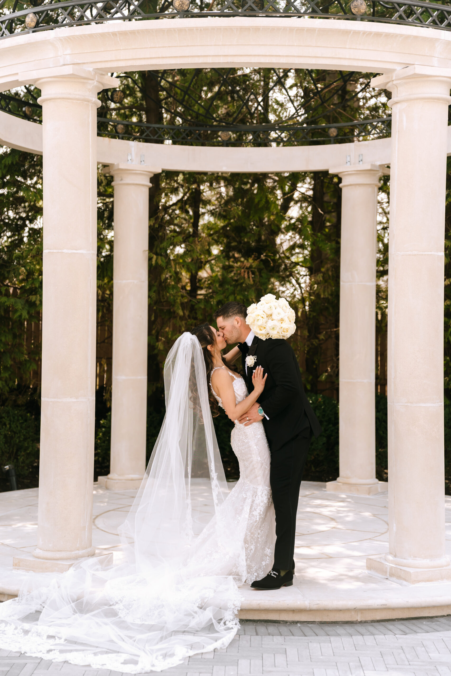 the estate at florentine gardens wedding couple